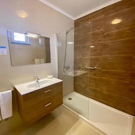 Dom Lourenco Арея-Бранка