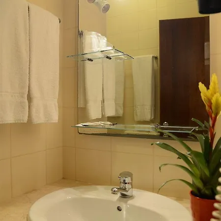 Dom Lourenco Арея-Бранка