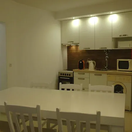 Dom Lourenco Отель 2*