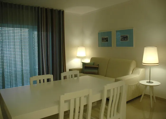 酒店 Dom Lourenco 2*