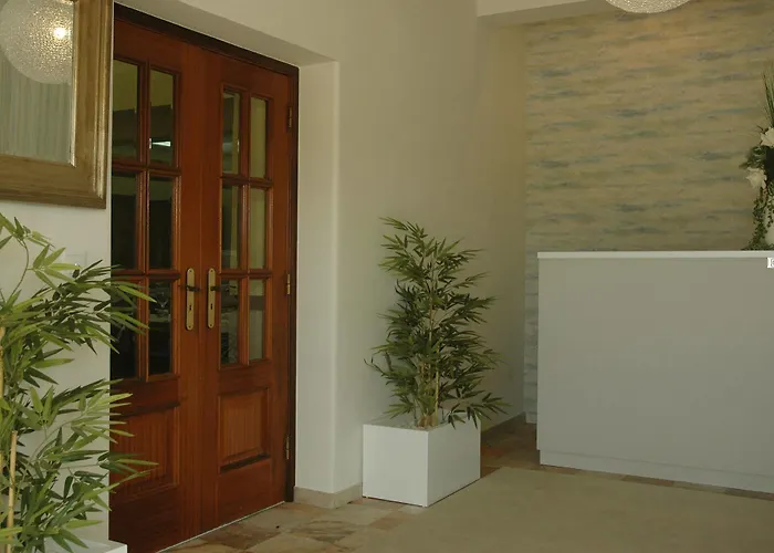 Dom Lourenco 阿雷亚布兰卡