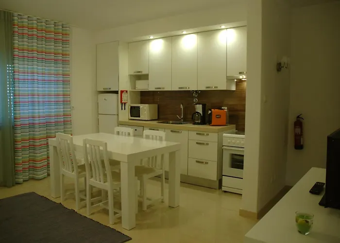 Dom Lourenco 2* 阿雷亚布兰卡